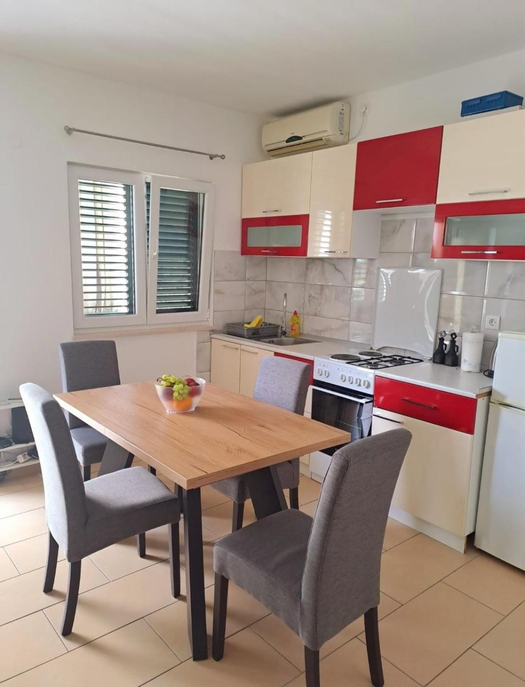 Apartmani Ivica Martic Duće المظهر الخارجي الصورة